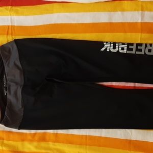 Women's capri athletic leggings